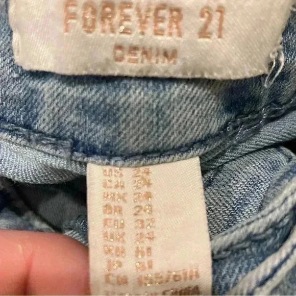 Forever 21 Women’s Blue Denim Jeans Sz. 1 - Picture 3 of 4